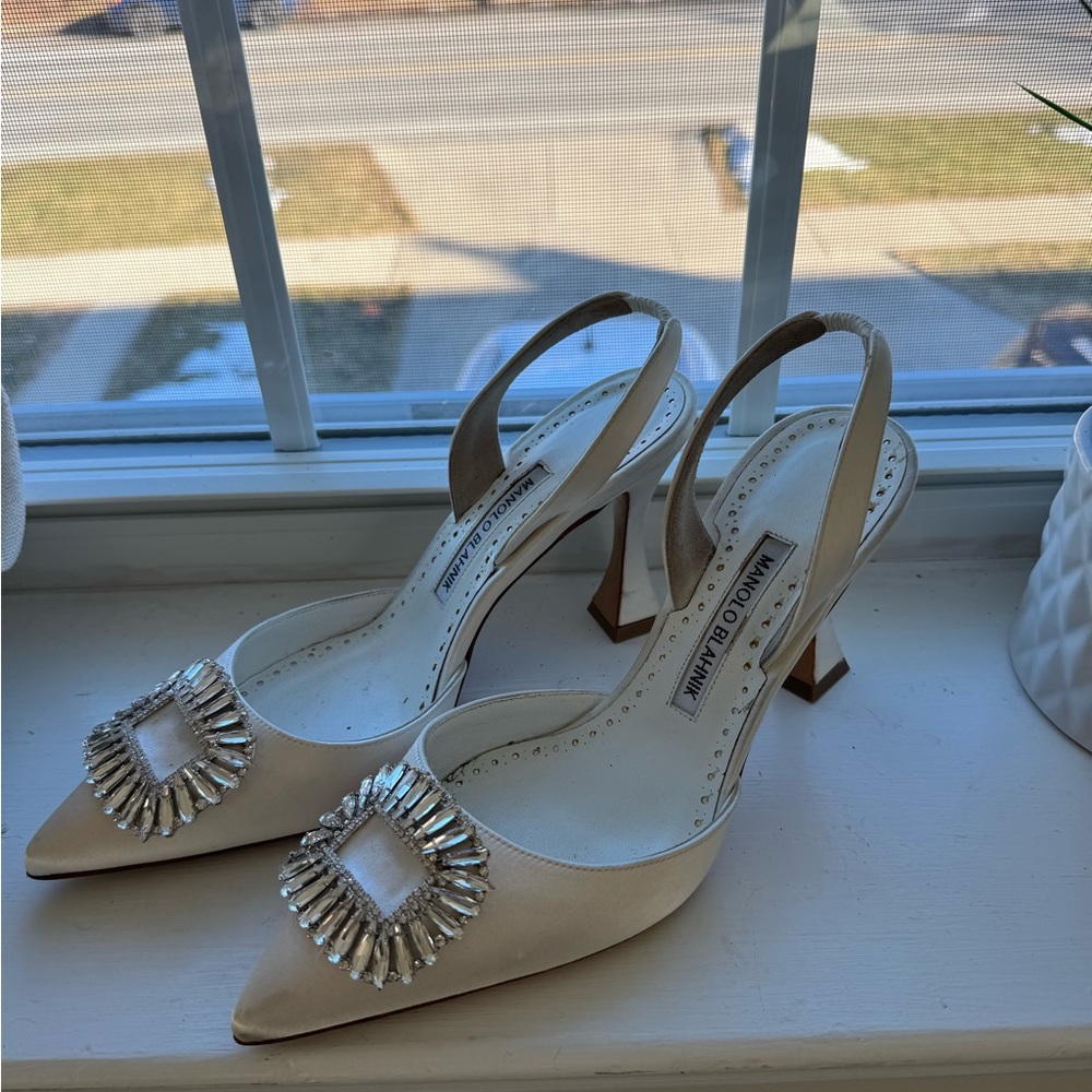 Hangisli Crystal Buckle Pointed Toe Slingback Pump